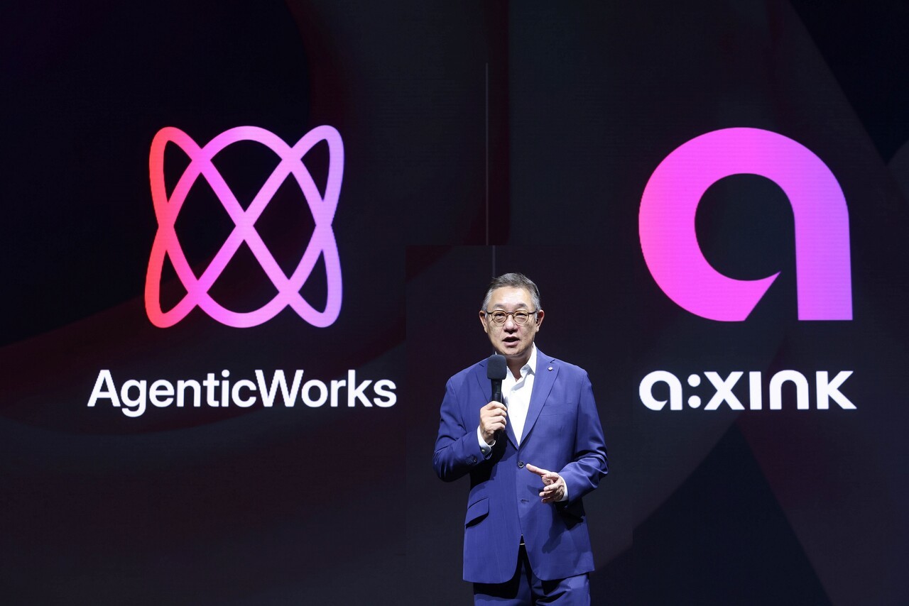 현신균 LG CNS 대표가 이 25일 AX 미디어데이에서 환영사를 하고 있다.