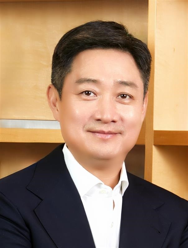 홍범식 LG유플러스 사장 "신뢰 속에서 지속 가능 성장 이루겠다"