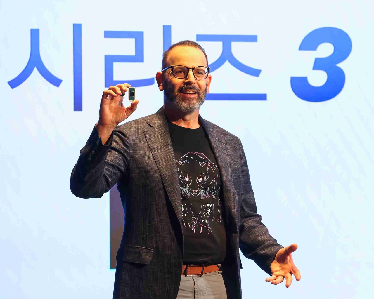 인텔 "'코어 울트라 3' 출시…AI PC 생태계 한 단계 더 도약"