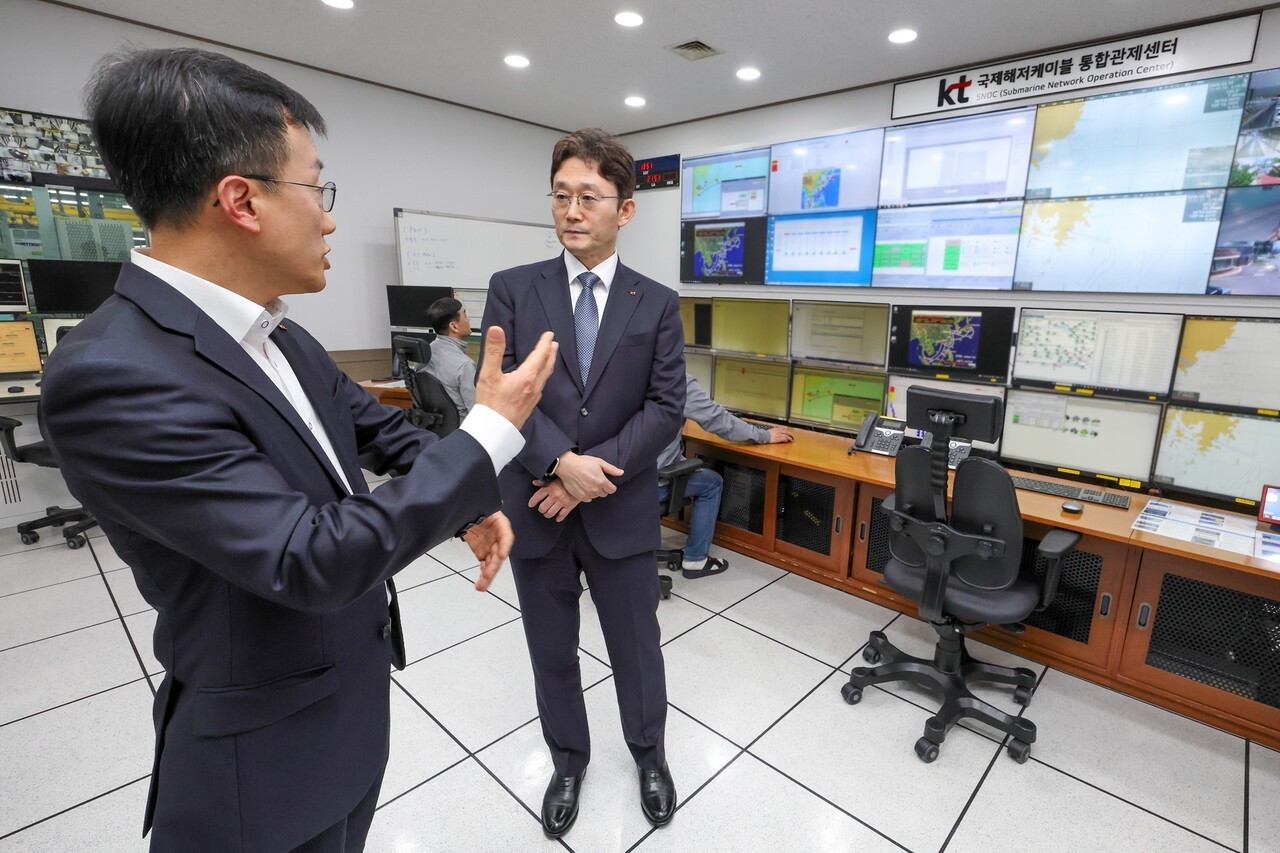 박윤영 KT 대표, ‘부산 국제통신센터’ 현장 점검