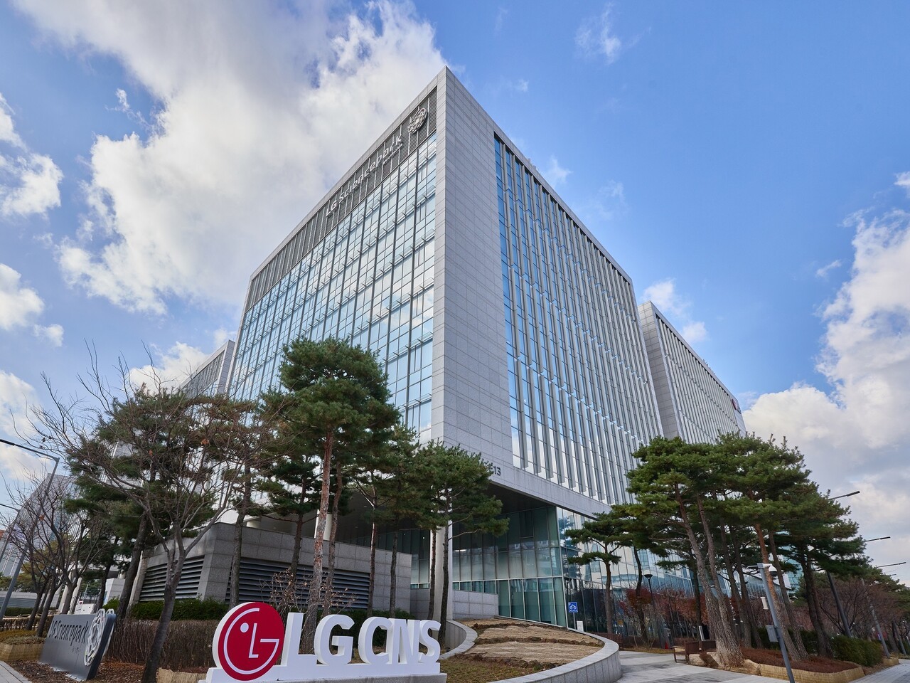 LG CNS, 동아쏘시오그룹 ‘AI 신약개발 플랫폼’ 구축…AX 사업 확대